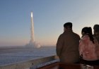 Kim Jong Un, Kuzey Kore'nin şimdiye kadarki en güçlü ICBM'sinin fırlatılmasını bizzat yönetiyor
