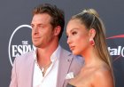 Alix Earle, HBO'nun 'Hard Knocks' bölümünde Braxton Berrios'un aşkının nasıl başladığını anlatıyor