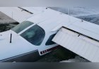 Pilot küçük uçağını Minnesota gölüne indirdi, ince buzları kırdı