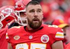 Travis Kelce hayal kırıklığı içinde kaskını fırlattı, Raiders'a yenildiği sırada Andy Reid ile tartıştı