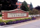 Wisconsin Üniversitesi Rektörü 'Seksi Mutlu Çift' porno videolarının yapımcılığını yaptığı ve bu videolarda yer aldığı için kovuldu