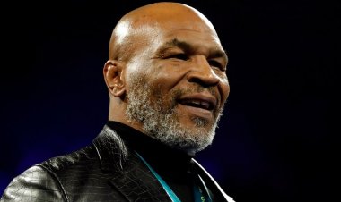 Mike Tyson'ın avukatı, 2022'de JetBlue kavgasında yumruklanan erkek boks şampiyonuna altı haneli bir meblağ ödemeyi reddediyor