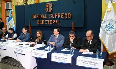 Seçim hakimleri dokunulmazlıkları kaldırıldıktan sonra Guatemala'dan kaçtı