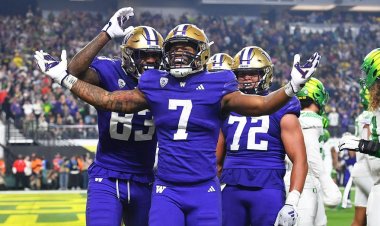 Washington, son Pac-12 şampiyonluğunu kazanmak için Oregon'u geride bıraktı, ancak Kolej Futbolu Playoff'unu güvence altına aldı