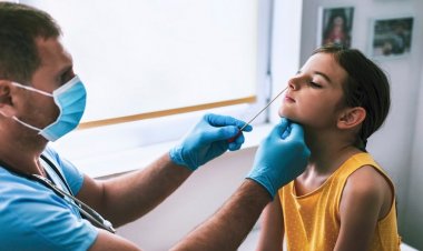 Federal hükümet, ABD okullarına ücretsiz COVID testleri geleceğini söylüyor: 'Yayılımı önlüyor'