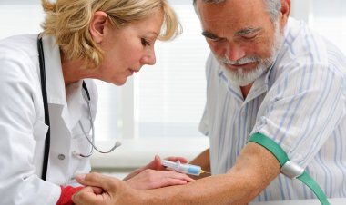 Araştırmacılar, Alzheimer kan testinin 2024 başlarında piyasaya çıkabileceğini söylüyor