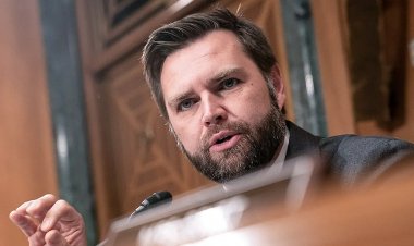 Sen Vance, Biden yöneticisine yazdığı mektupta WaPo yazarını ABD'ye karşı "açık isyanı" teşvik etmekle suçluyor