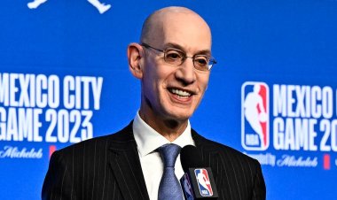 NBA'den Adam Silver, uluslararası diplomasideki rolü açısından kendisini Henry Kissinger'la karşılaştırıyor gibi görünüyor
