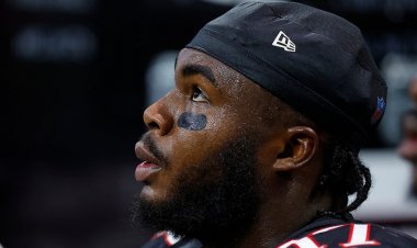 NFL yıldızı Grady Jarrett tatil topluluğunun geri dönüşü için yardım eli uzatıyor, Trevor Lawrence'ın sakatlığından bahsediyor