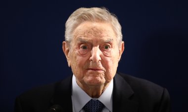 Soros'un kar amacı gütmeyen kuruluşu, daha önce Teksas'taki ölümcül silahlı saldırılarda suçlanan şüpheliyi kurtaran gruba 1 milyon doların üzerinde bağışta bulundu
