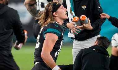 Jaguarların Trevor Lawrence'ın 'müteşekkir' ayak bileği yaralanması daha ciddi değil, antrenmana sınırlı dönüş sağlıyor