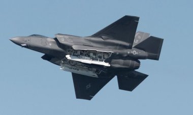 Eski Hava Kuvvetleri pilotu, ucuz dronların pahalı askeri sistemleri ortadan kaldırabileceği konusunda uyardı, yapay zeka destekli kuvvetlere baskı yapıyor