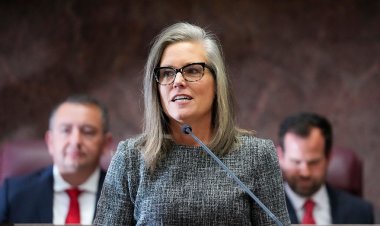 Arizona valisi, güney sınır güvenliğindeki 'başarısızlık' nedeniyle Biden'dan 512 milyon dolar tazminat talep etti