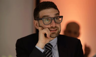 Soros'un varisi, Zelenskyy ile hafta sonu yaptığı toplantıda Ukraynalı First Lady'nin hayır kurumuna 1 milyon dolar bağışladı