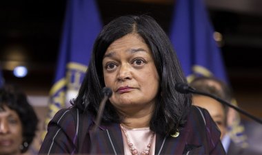 Jayapal ve tartışmalı İsrail pozisyonlarına sahip diğer Demokratlar, diğer Demokratlara kampanya parası yağdırıyor