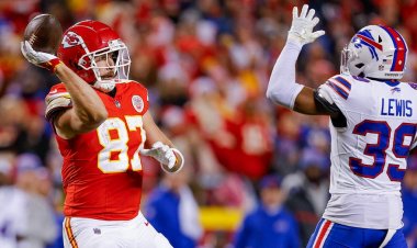 Travis Kelce'nin, Kadarius Toney'nin hatasından sonra gol atmak için yaptığı akıllıca oyun tahtadan atıldı