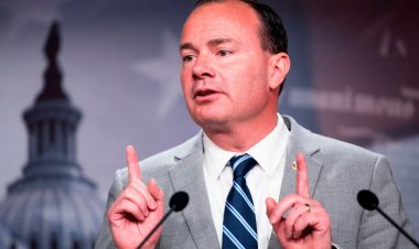 GOP senatörü, Amerikalılara yönelik 'casusluk' nedeniyle NDAA'nın uzatılmasını düşünen kongre liderliğini ateşe verdi