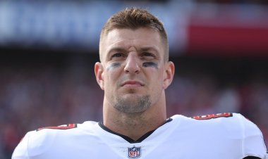 Rob Gronkowski, NFL MVP'si olarak kimi seçeceğini biliyor: 'Bir kez olsun bu ödülü yetenekli bir oyuncuya verelim'