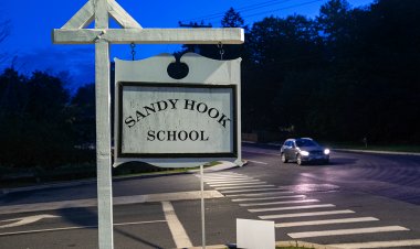 14 Aralık 2012'de Sandy Hook İlköğretim Okulu'nda ne oldu?