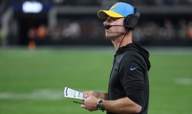 Chargers'dan Brandon Staley, feci mağlubiyetin ardından teknik direktör olarak kalması gerektiğine inanıyor: 'Kendime inanıyorum'