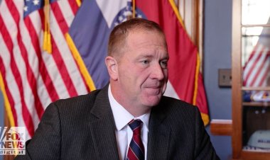 Missouri senatörü, Kongre'nin İsrail ve Ukrayna konusunda 'gerçek bir kopukluk' ile karşı karşıya olduğu bir dönemde Demokrat Parti'nin 'solun yönetimi ele geçirdiğini' söyledi