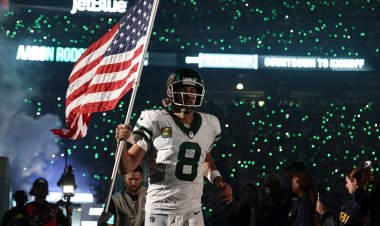 Aaron Rodgers, 2023'te NFL hayranlarını büyüledi: Karanlığın inzivasından Jets destanına