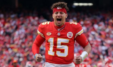 Chiefs'ten Patrick Mahomes, AFC West karşılaşması öncesinde olumlu bir yaklaşım sergiliyor: 'Panik yapamazsınız'