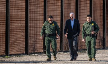 Biden'ın 2023'te güney sınırında rekorlar kırılırken bir felaket yılı daha var