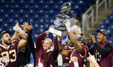 Minnesota'lı PJ Fleck tuhaf bir nedenden dolayı bowling zaferi bonusunu kaçırdı