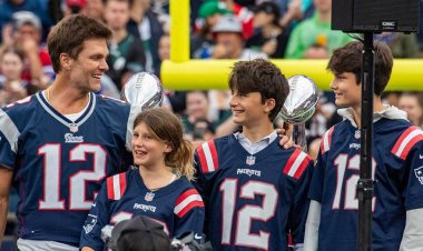 Tom Brady, şöhretin zirvesinde bir ebeveyn olarak 'benzersiz zorluklar' hakkında konuşuyor
