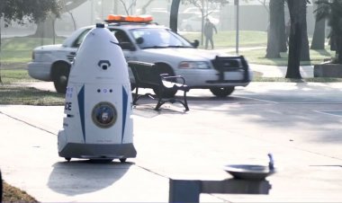 Suçla mücadele eden AI robocop, New York'un metro yolcularına göz kulak oluyor