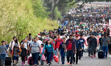 Yaklaşık 8.000 kişilik göçmen kafilesi ABD'ye doğru ilerliyor, Blinken Meksika'yı 'düzensiz göçü' sona erdirmeye yardım etmeye çağırıyor