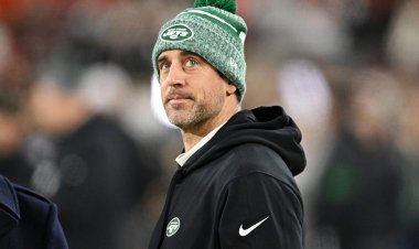 Uzun süredir NFL QB, Aaron Rodgers'ın aşı durumu talebine uyuyor: 'İki kez aşılandı'