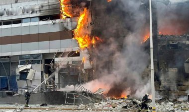 Rusya, Ukrayna savaşındaki en büyük hava bombardımanında 122 füze ateşledi ve en az 18 kişi öldü