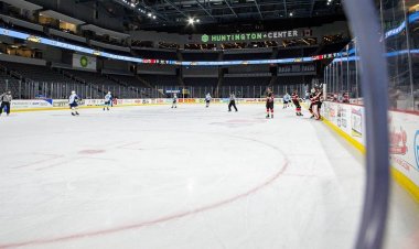 ECHL hokey takımı, sosyal paylaşımın tartışmalara yol açmasının ardından özür diler; Kırmızı formalar 'siyasi bir açıklama' değildi