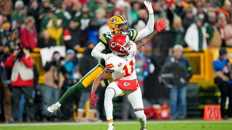Chiefs'ten Patrick Mahomes, Packers'a tartışmalı hiçbir çağrı yapılmamasının ardından canlandırıcı bir yaklaşım sunuyor