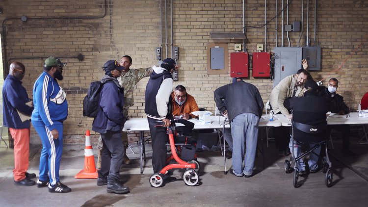 Yüksek düzeyde kirletici madde planlanan göçmen kampı için toprağın temizlenmesini gerektirdiğinden Chicago yetkilileri incelemeyle karşı karşıya