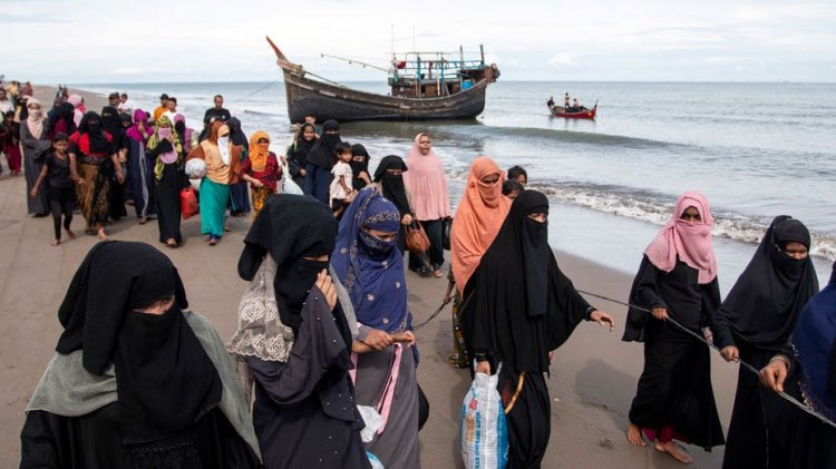 Rohingya mültecilerini taşıyan 2 teknenin Andaman Denizi'nde sürüklendiği bildirildi