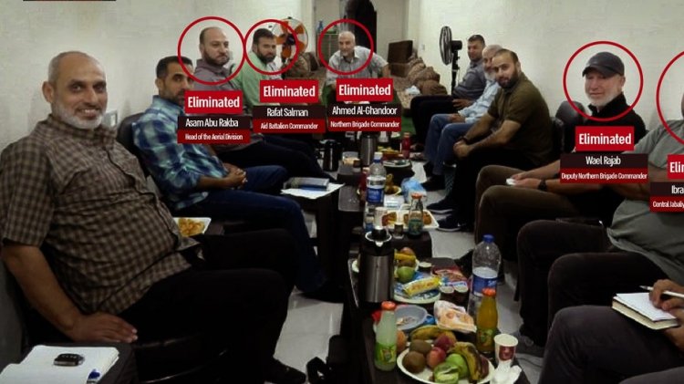 İsrail, ortadan kaldırılan Hamas figürlerinin yemek yediği ve diğer liderlerin öldürüldüğü fotoğrafları yayınladı