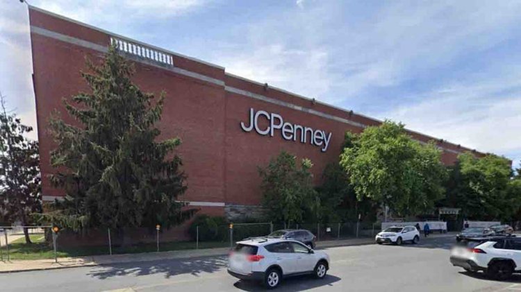 Maryland alışveriş merkezindeki JCPenney, şüpheli silahlı hırsızın soyunma odasına barikat kurmasının ardından tahliye edildi