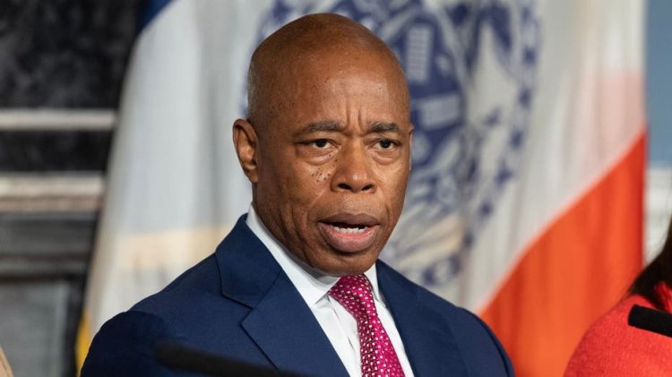 NYC göçmen kriziyle mücadele ederken Eric Adams'ın onay oranı %30'un altına düştü: Anket