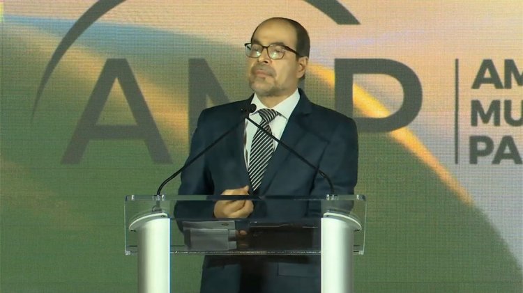 CAIR yöneticisi 7 Ekim saldırılarına tanık olmaktan 'mutlu' olduğunu, İsrail'in 'meşru müdafaa hakkına sahip olmadığını' söyledi