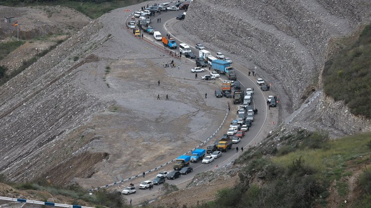 Ermenistan ve Azerbaycan savaş esirlerinin değişimi ve barış anlaşması için çalışma konusunda anlaşmaya vardıklarını duyurdu