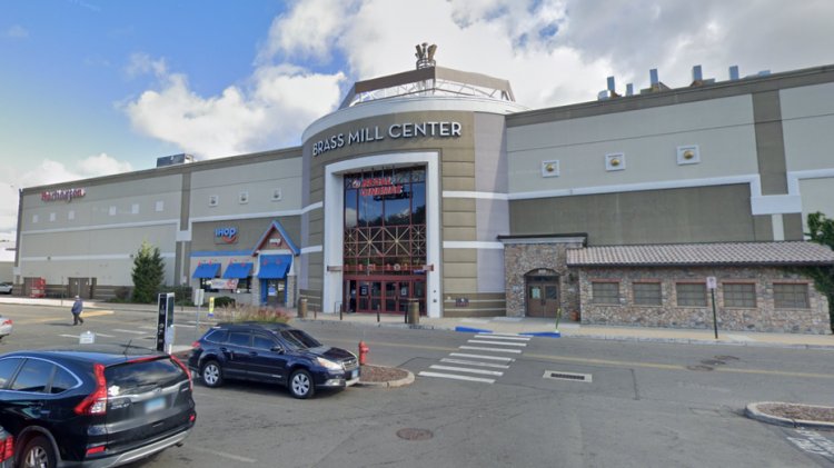 Connecticut alışveriş merkezinde yemek alanında yaşanan silahlı saldırıda 1 kişi yaralandı