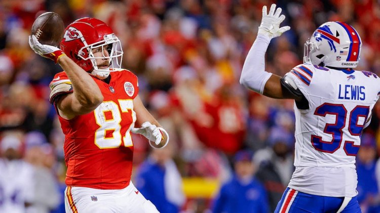 Travis Kelce'nin, Kadarius Toney'nin hatasından sonra gol atmak için yaptığı akıllıca oyun tahtadan atıldı