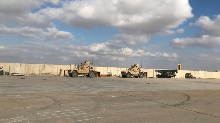 Irak ve Suriye'deki ABD askeri üslerine yeniden saldırı düzenlenerek 17 Ekim'den bu yana toplam sayı en az 90'a çıktı.