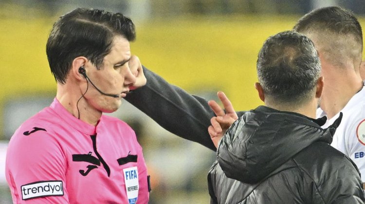 Türk futbol kulübü başkanı şiddetli bir arbedede hakemin yüzüne yumruk attı; tüm maçlar ertelendi