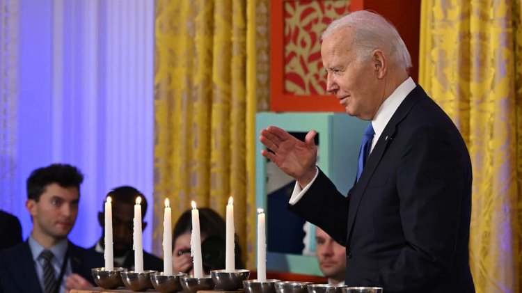 Başkan Biden, Hanuka töreninde kalabalığa 'Ben bir Siyonistim' dedi ve antisemitizm konusundaki sessizliği kınadı