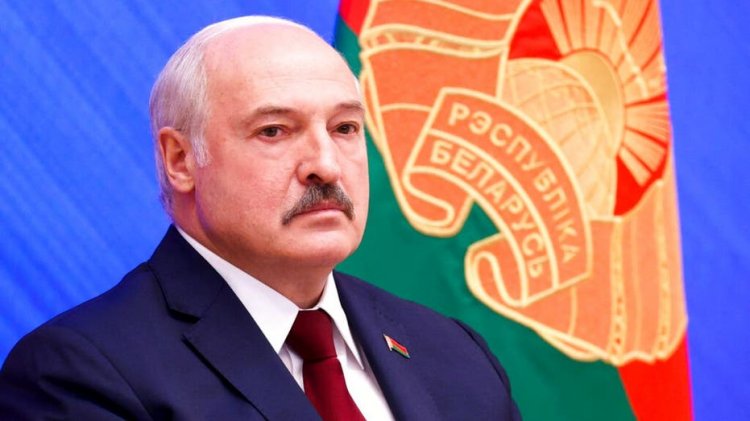 Gözlemci, Belarus'un seçim gözlemcilerini gözaltına aldığını ve bir sonraki oylama yaklaşırken evlere zorla girdiğini iddia ediyor