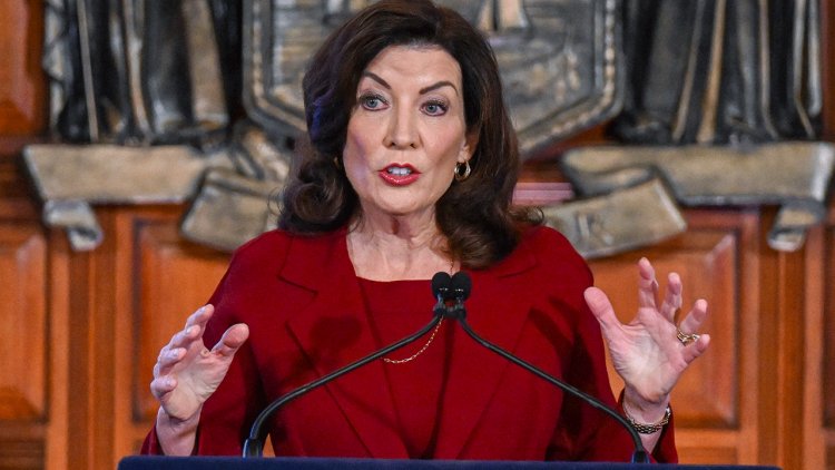 New York Valisi Kathy Hochul, antisemitizmle mücadele edemeyen üniversitelere karşı yasal işlem başlatmakla tehdit ediyor